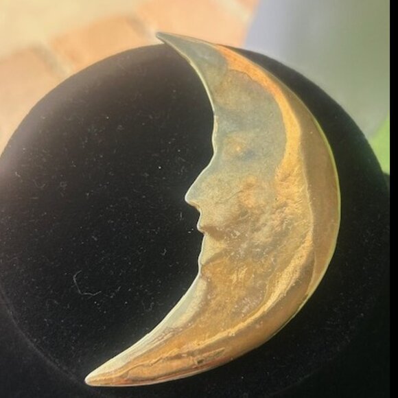 LARGE Gold Crescent Moon Face Vintage BROOCH - Picture 6 of 10